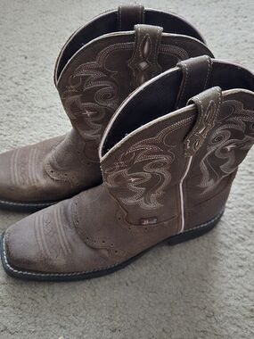 Justin Boots Brown Embroidered Leather Ankle Boots